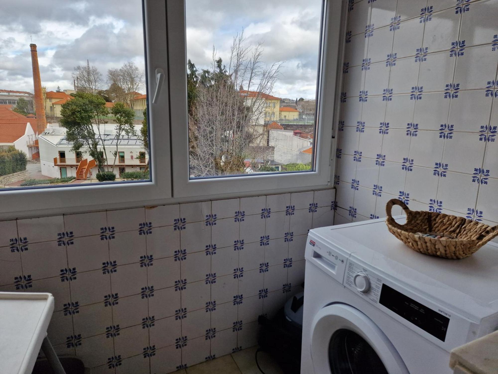 Pretty Flat With Terrace, Air Cond, Free Parking, By With Lda Apartment Porto