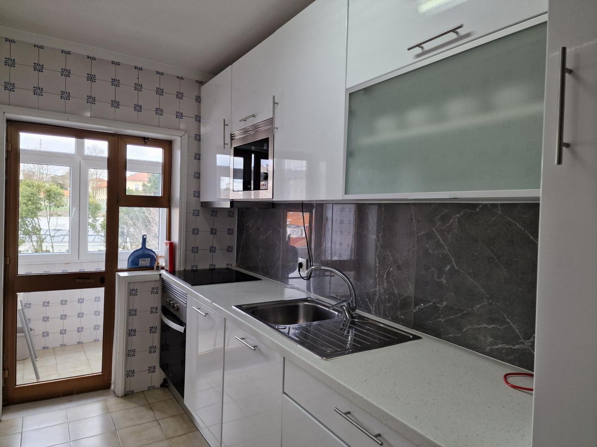 Pretty Flat With Terrace, Air Cond, Free Parking, By With Lda * Oporto