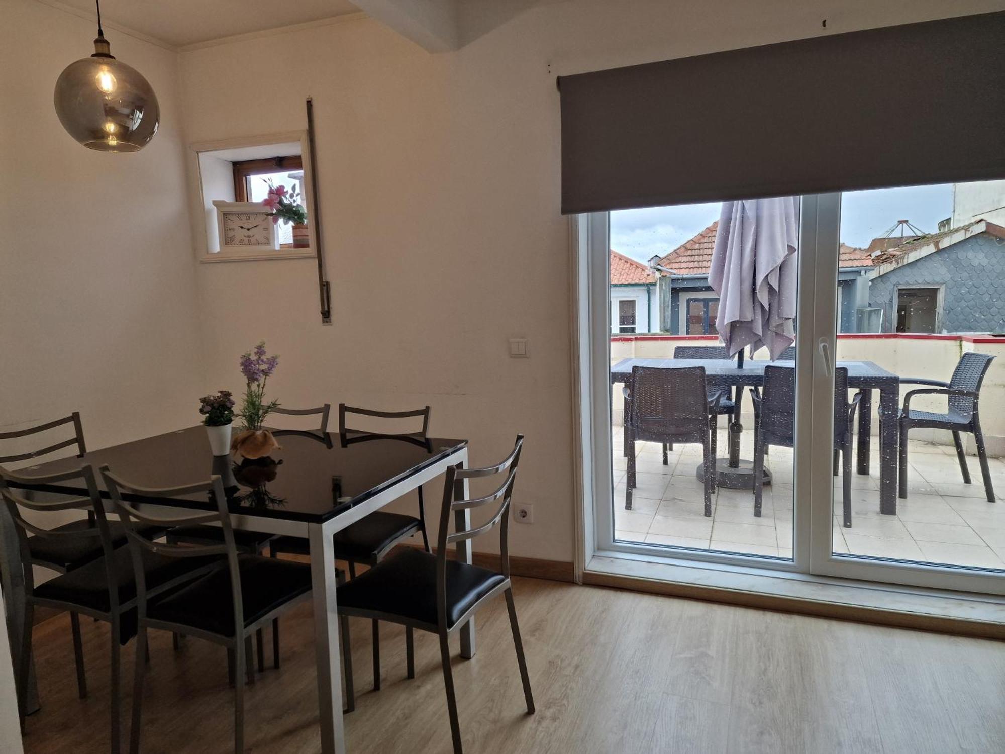 Pretty Flat With Terrace, Air Cond, Free Parking, By With Lda * Oporto
